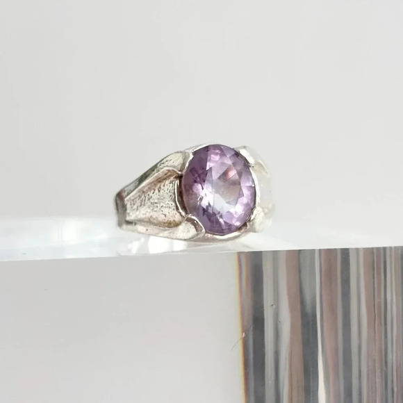 Amethyst Oval Cut Vintage Gemstone Sterling Silver Textured Ring - sz 8 - Picture 3 of 10